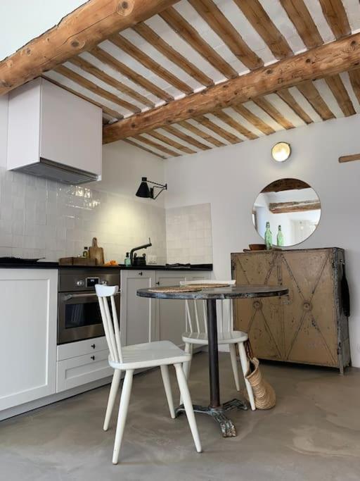 La Terrasse Du Pont Jullian Charme Et Calme Dans Le Coeur Historique Apartment LʼIsle-sur-la-Sorgue Exterior foto